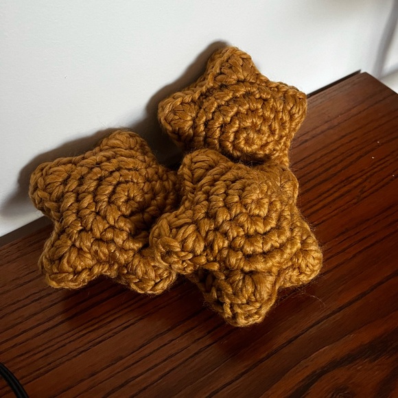 Handmade crochet star plushie - Picture 2 of 2